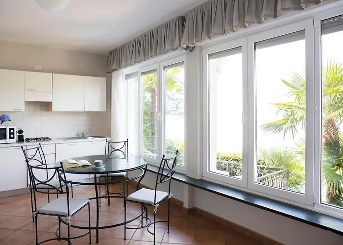 Appartamento Charming Moment Di Porta - Residenza Leonardo Luino